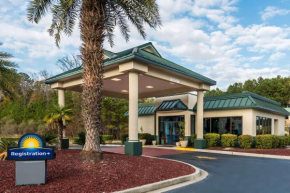 Days Inn by Wyndham Richmond Hill/Savannah